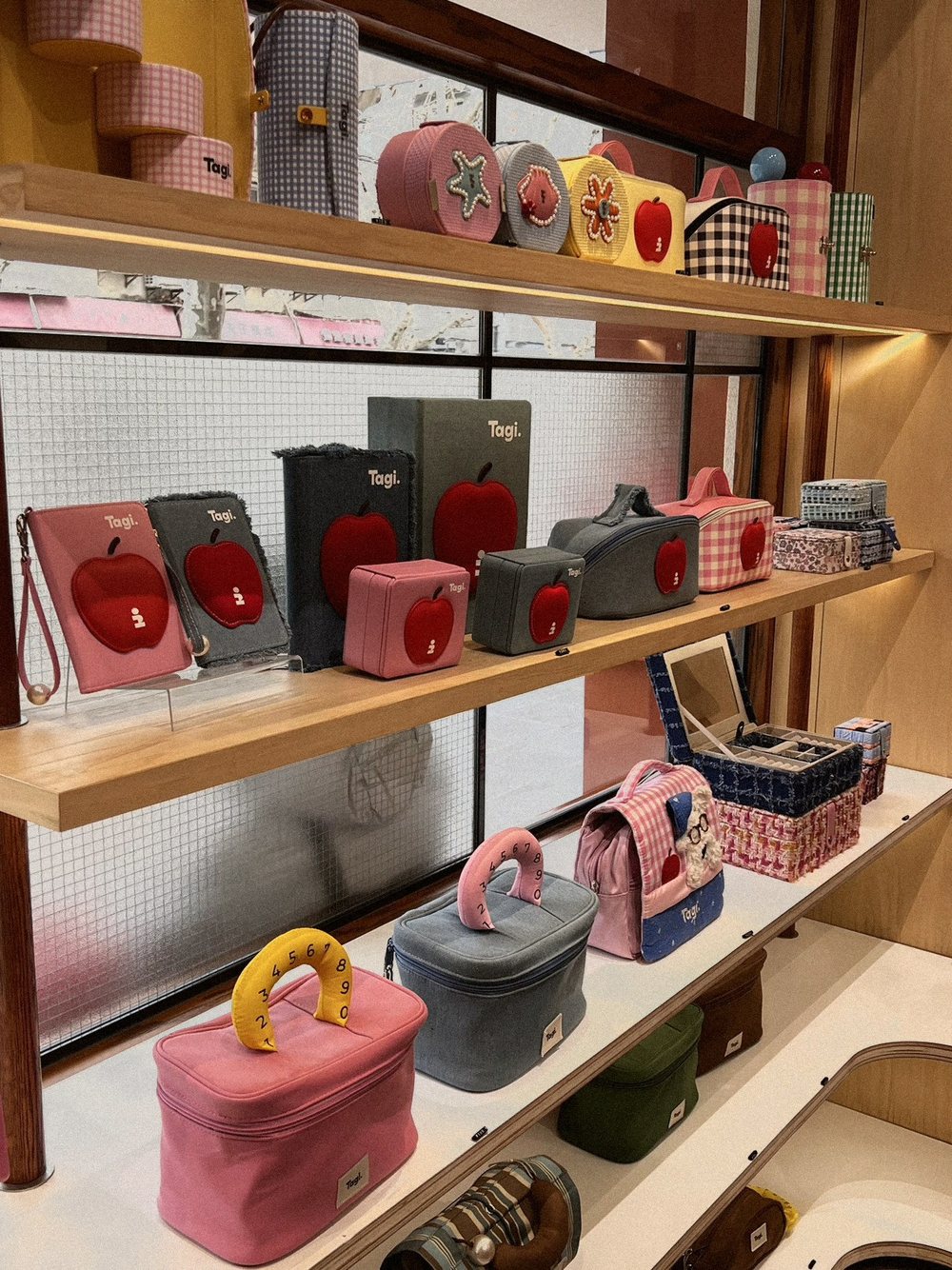 Tagi.: Store display